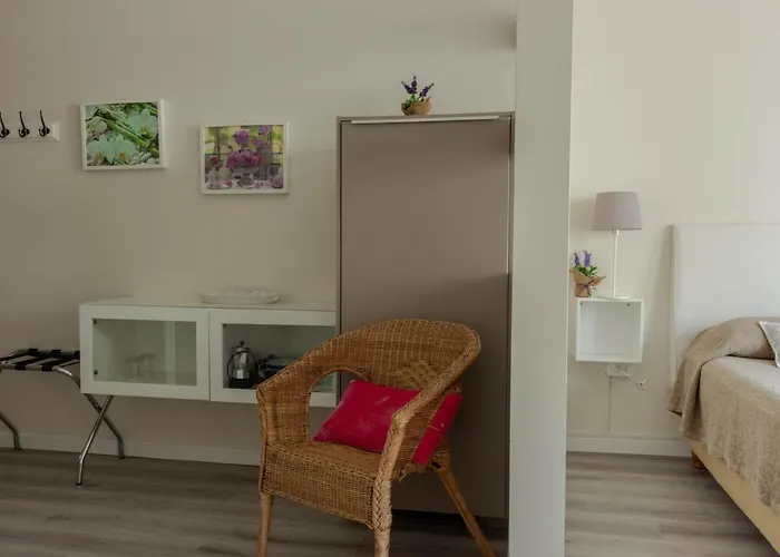 Monica Apartman